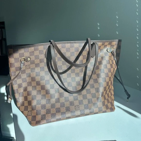 Louis Vuitton Neverfull MM - Picture 9 of 9
